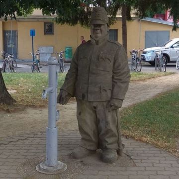 Памятник солдату Швейку в Гуменне