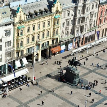 Площадь бана Йосипа Елачича в Загребе