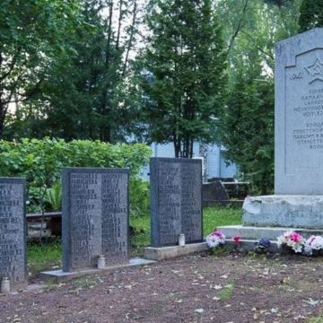 Братское кладбище в Нарве
