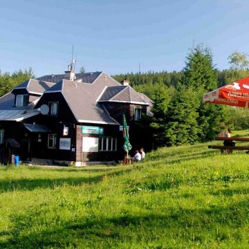 Гора Остры в окрестностях Тршинца